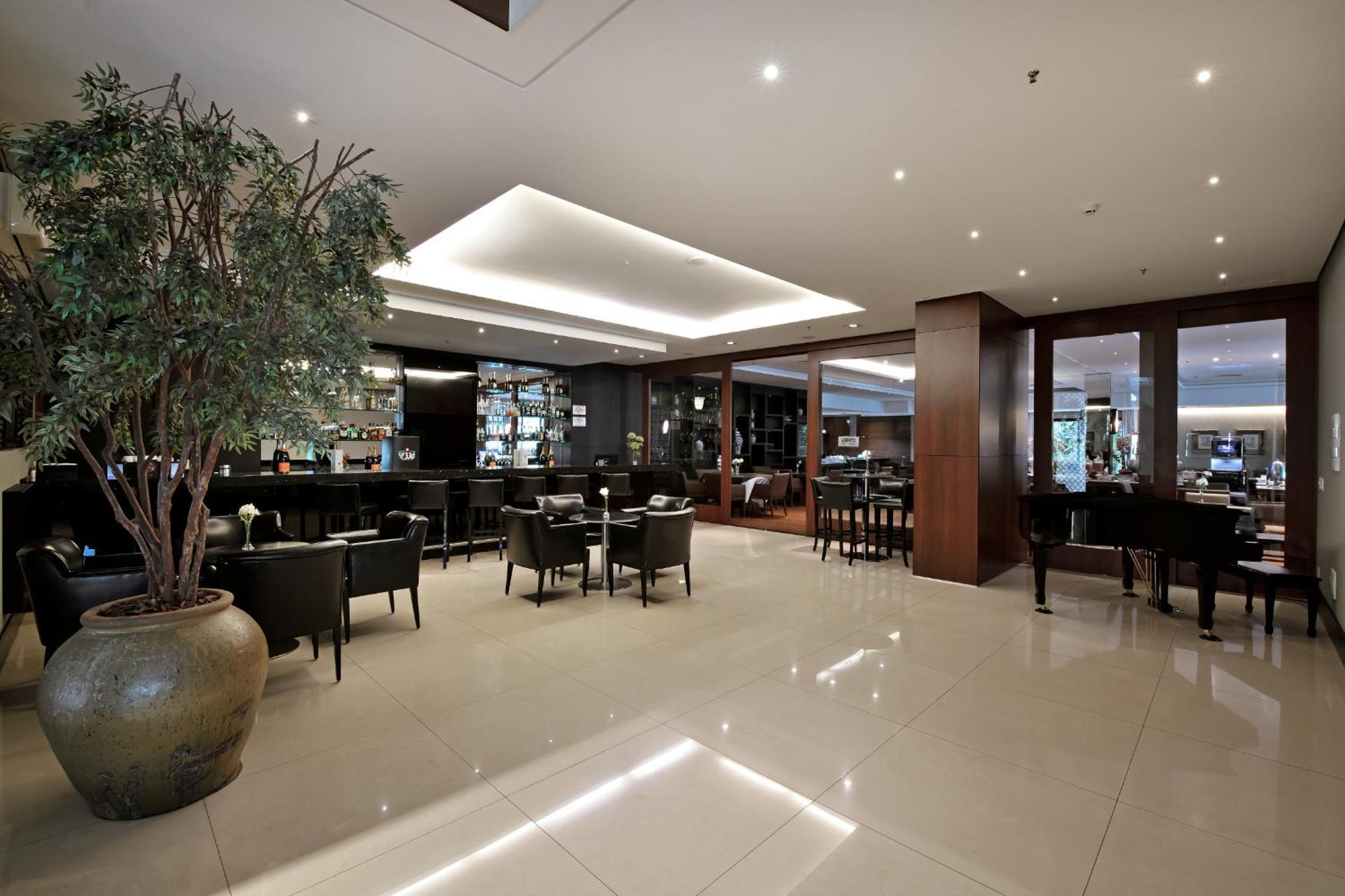 Hotel Mont Blanc Premium Ribeirão Preto Exterior foto The interior of the lounge